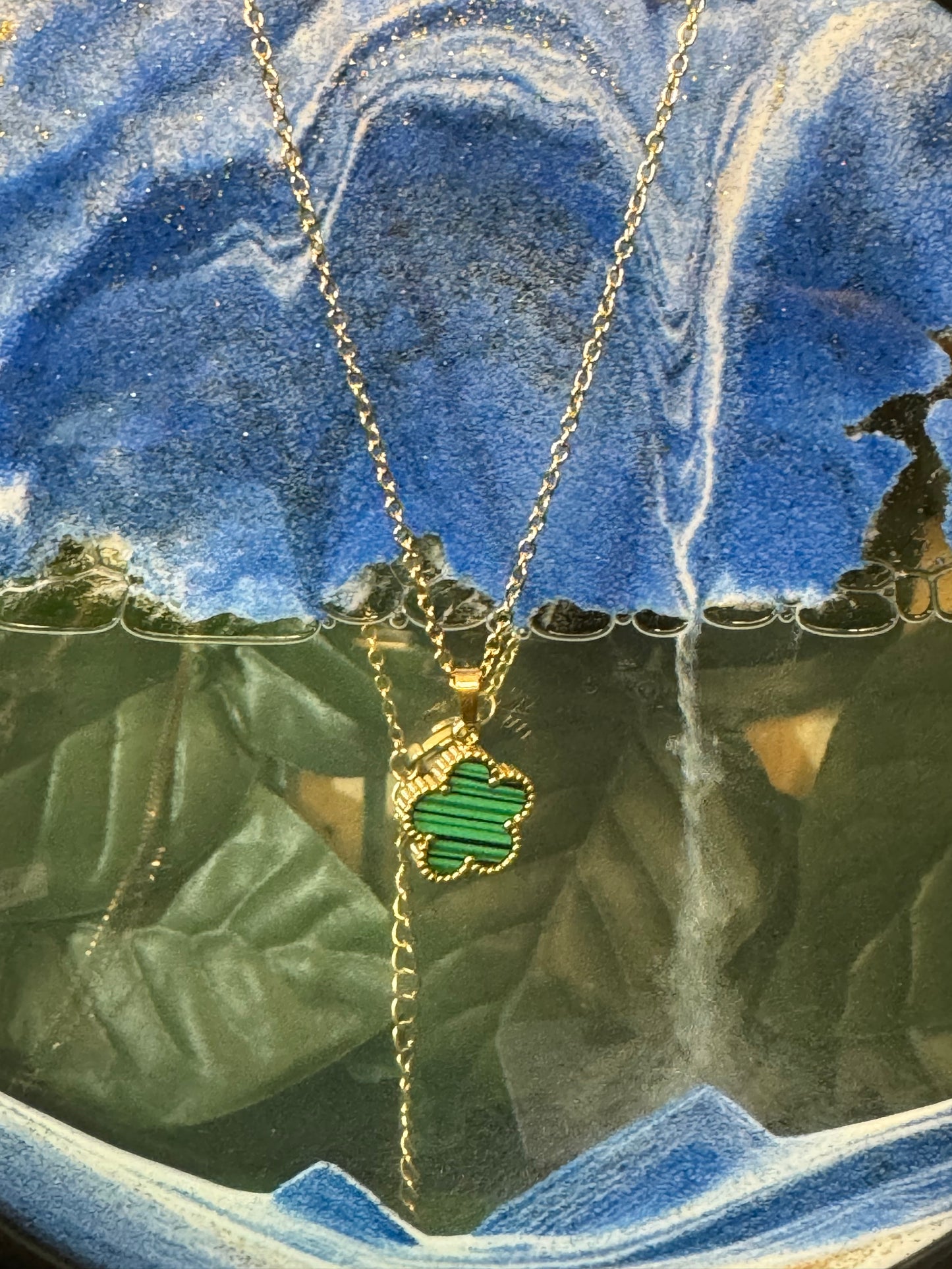 Collana con fiore colorato  in acciaio