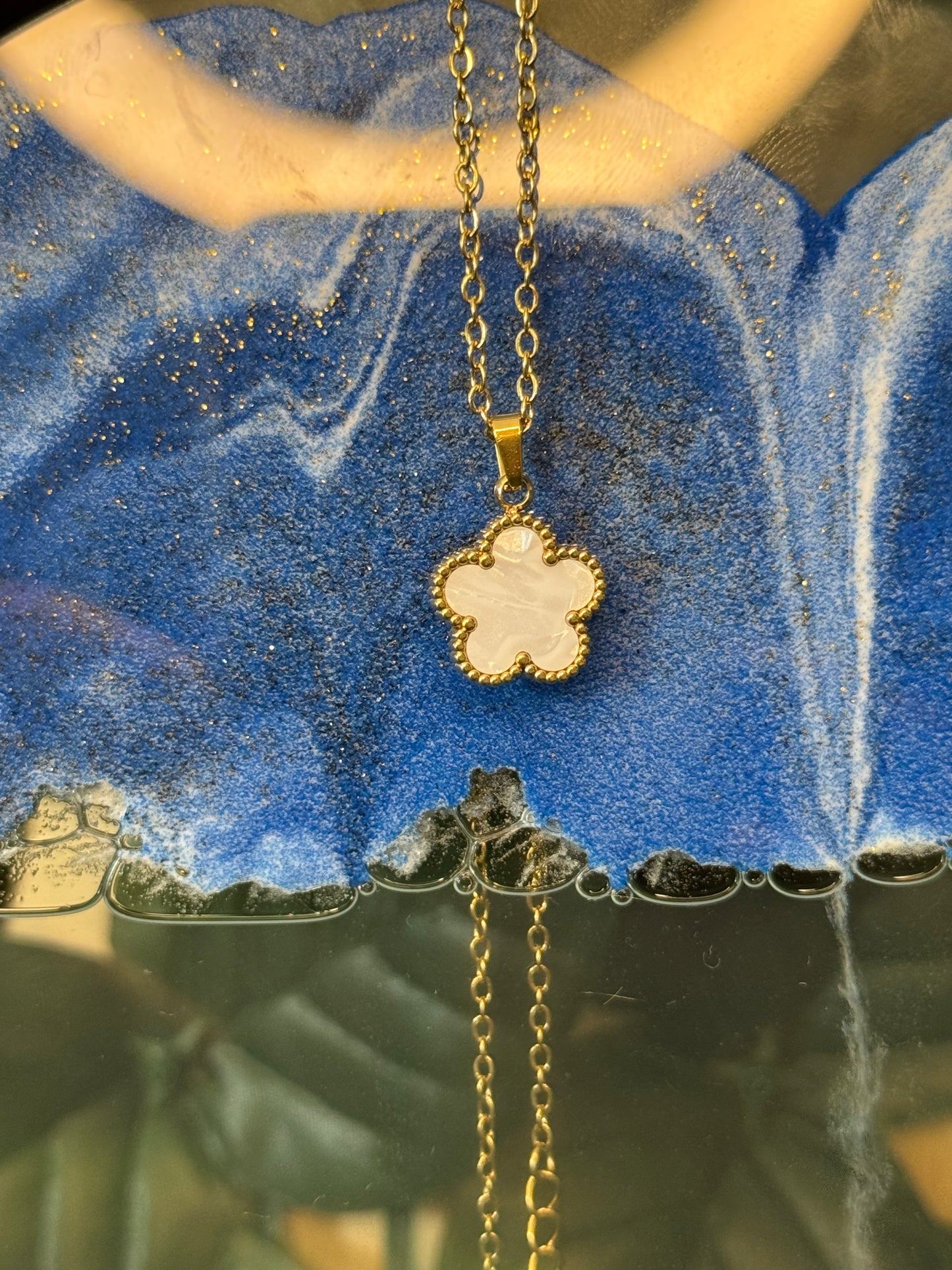 Collana con fiore colorato  in acciaio